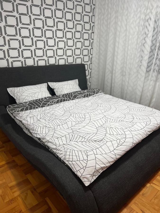 Mona Apartment Taxi#Airport #Parking#Bucharest#Therme Otopeni Εξωτερικό φωτογραφία